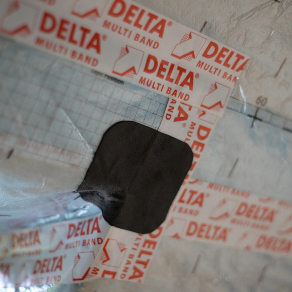 2202022 DELTA Flexx Band F 100 Односторонняя соединительная лента для уплотнения деталей и проходок. 5 2202022 DELTA Flexx Band F 100 Односторонняя соединительная лента для уплотнения деталей и проходок. — изображение 5